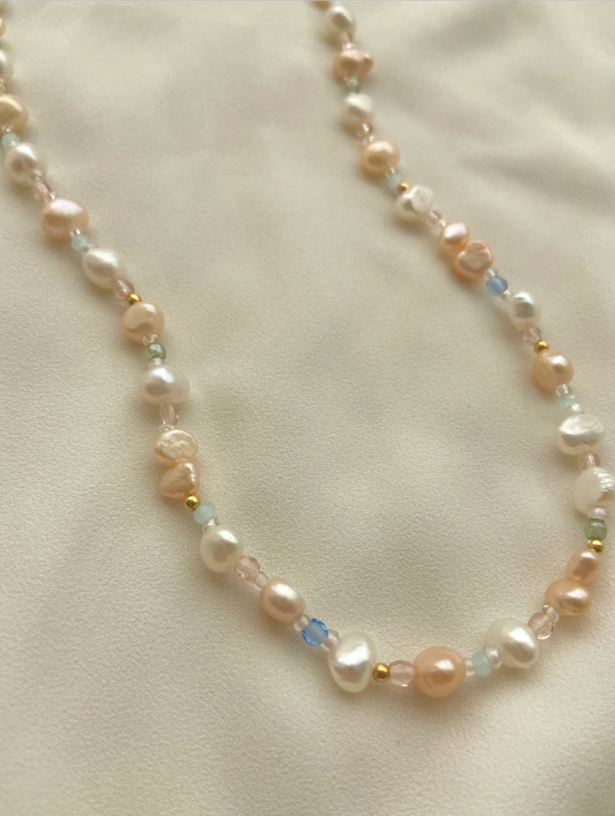 beads and pearls necklace